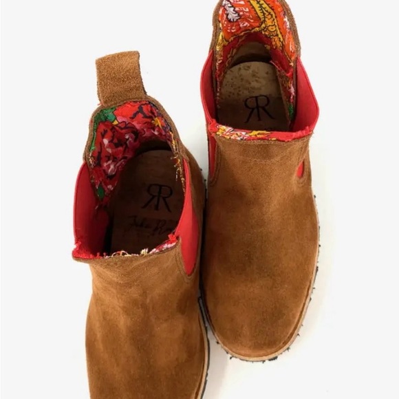 Suede boots - Picture 4 of 6